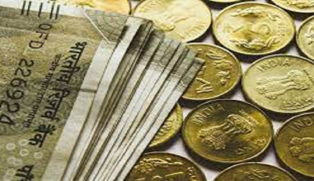 USD/INR edges lower ahead of Indian CPI data
